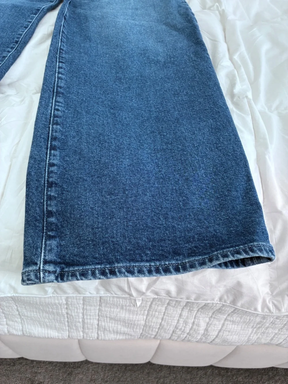 PAIGE Sasha jeans in the Modernism wash Wide Leg sz 29